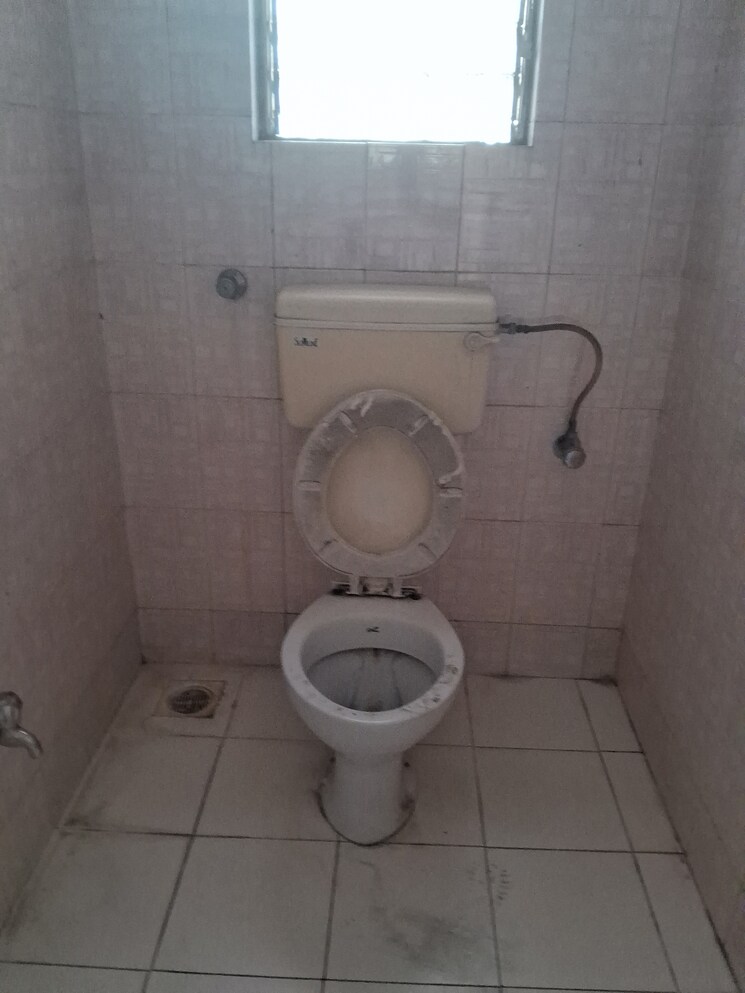 Bathroom, sayali-garden 2 Bedroom 1000 Sq.Ft. Apartment In Aundh Pune 9282899