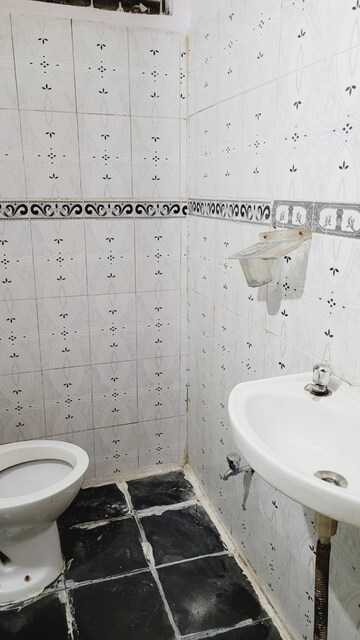 Bathroom in 3 BHK Builder Floor at Govindpuri – for Rent