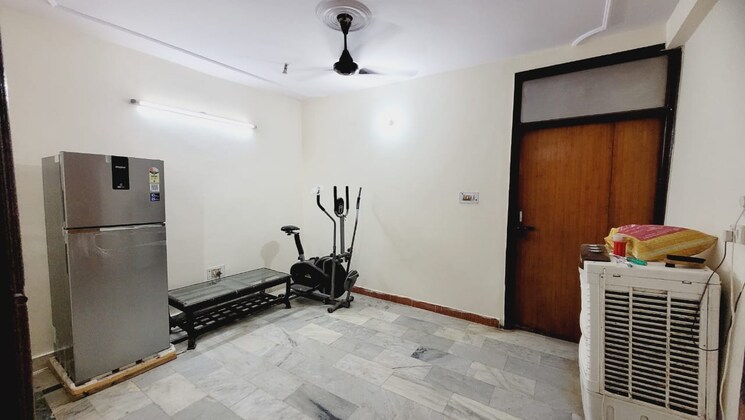 Room, govindpuri 3 Bedroom 920 Sq.Ft. Builder Floor In Govindpuri Delhi 9282938