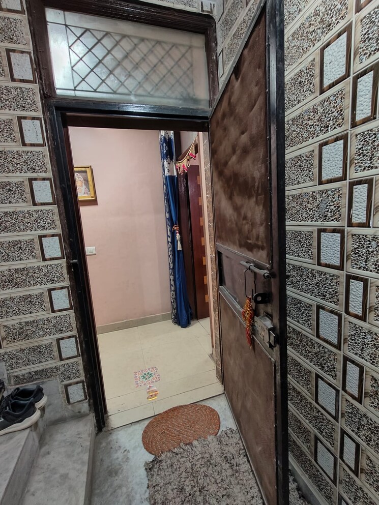 Balcony, govindpuri 2 Bedroom 600 Sq.Ft. Builder Floor In Govindpuri Delhi 9282942