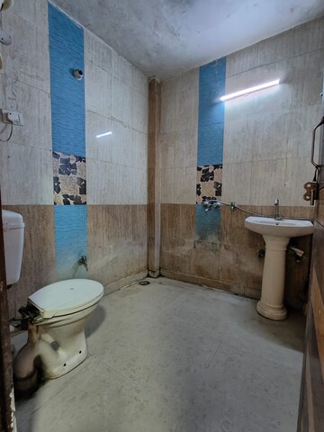 Master Bedroom in 2 BHK Builder Floor at Govindpuri – for Rent