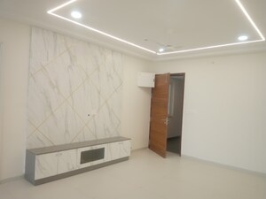 Room in 3 BHK Apartment at Jayabheri The Nirvana, Gopanpally – for Rent