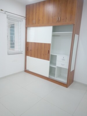 Room in 3 BHK Apartment at Jayabheri The Nirvana, Gopanpally – for Rent