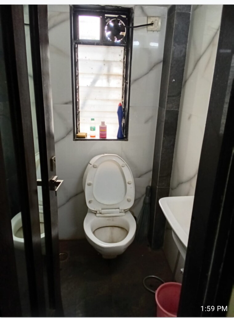 Bathroom, big-splash Commercial Office Space 400 Sq.Ft. In Vashi Sector 17 Navi Mumbai 9282948