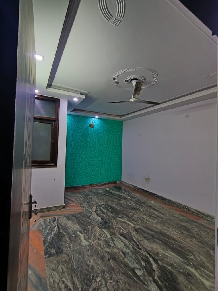 Room, govindpuri 3 Bedroom 910 Sq.Ft. Builder Floor In Govindpuri Delhi 9282952