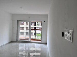 Furnished Amenities in 2 BHK Apartment at Vaibhav Queens Park, Chembur – for Sale