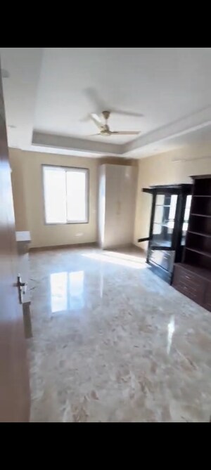 Room in 4 BHK Builder Floor at Sector 45 – for Rent