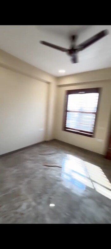 Room in 4 BHK Builder Floor at Sector 45 – for Rent