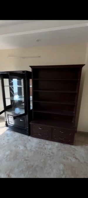 Furnished Amenities in 4 BHK Builder Floor at Sector 45 – for Rent