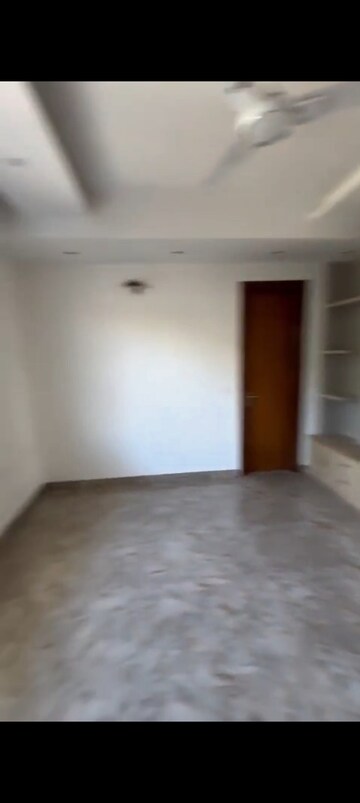 Room in 4 BHK Builder Floor at Sector 45 – for Rent