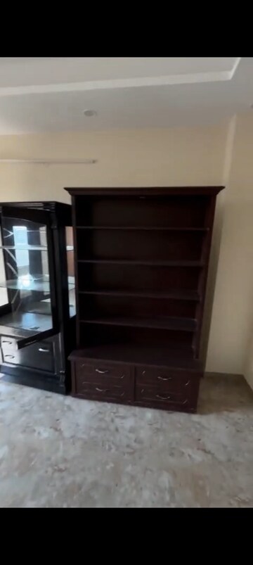 Furnished Amenities in 4 BHK Builder Floor at Sector 45 – for Rent