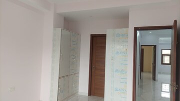 Building Lobby in 3.5 BHK Builder Floor at Sector 45 – for Rent
