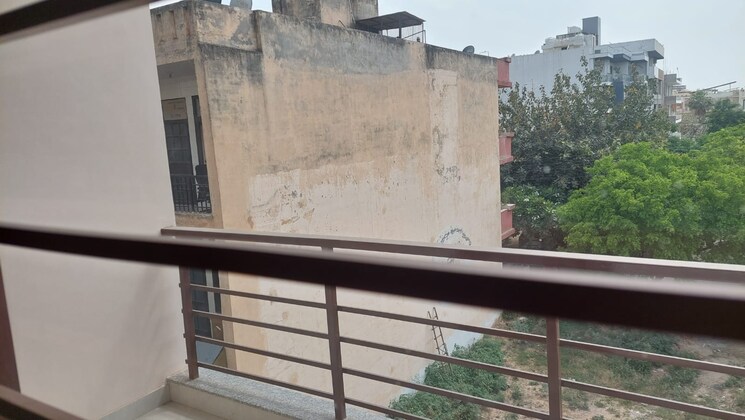 Balcony, sector 45 3.5 Bedroom 2100 Sq.Ft. Builder Floor In Sector 45 Gurgaon 9282965