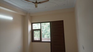 Room in 3.5 BHK Builder Floor at Sector 45 – for Rent
