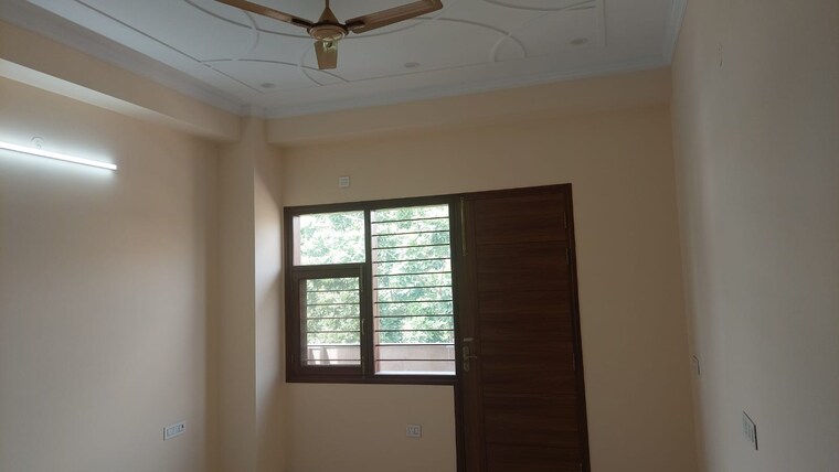 Room, sector 45 3.5 Bedroom 2100 Sq.Ft. Builder Floor In Sector 45 Gurgaon 9282965