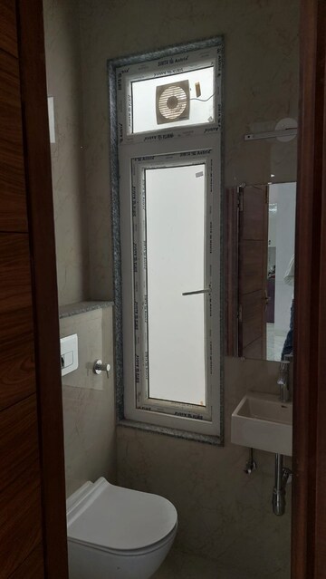 Building Lobby in 3.5 BHK Builder Floor at Sector 45 – for Rent