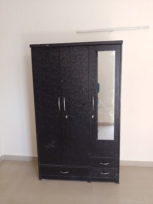 Room in 3 BHK Apartment at Sector 108 – for Rent