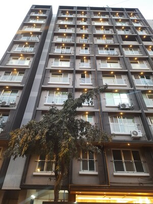 4 BHK Apartment For Rent in Khar West