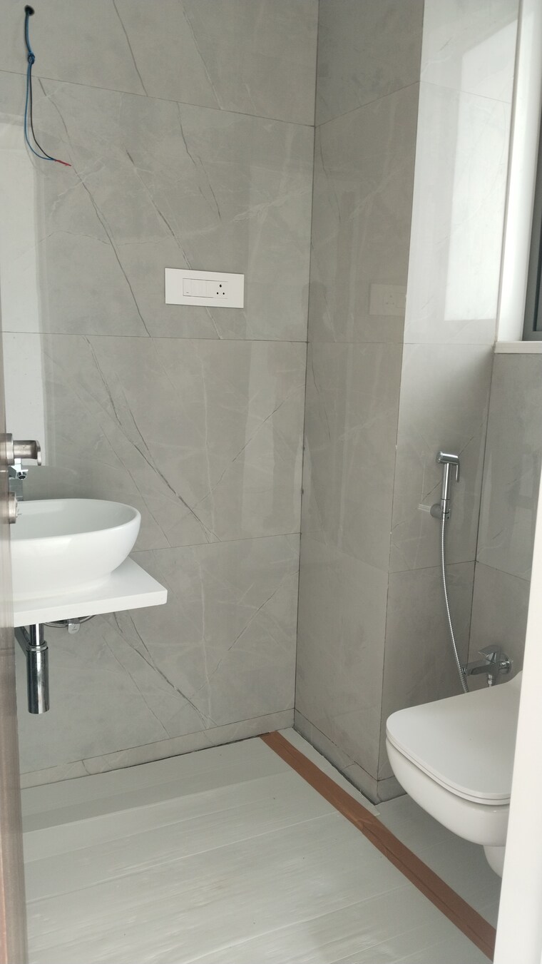 Bathroom, sugee-vijayshree 3 Bedroom 1288 Sq.Ft. Apartment In Dadar West Mumbai 9283005