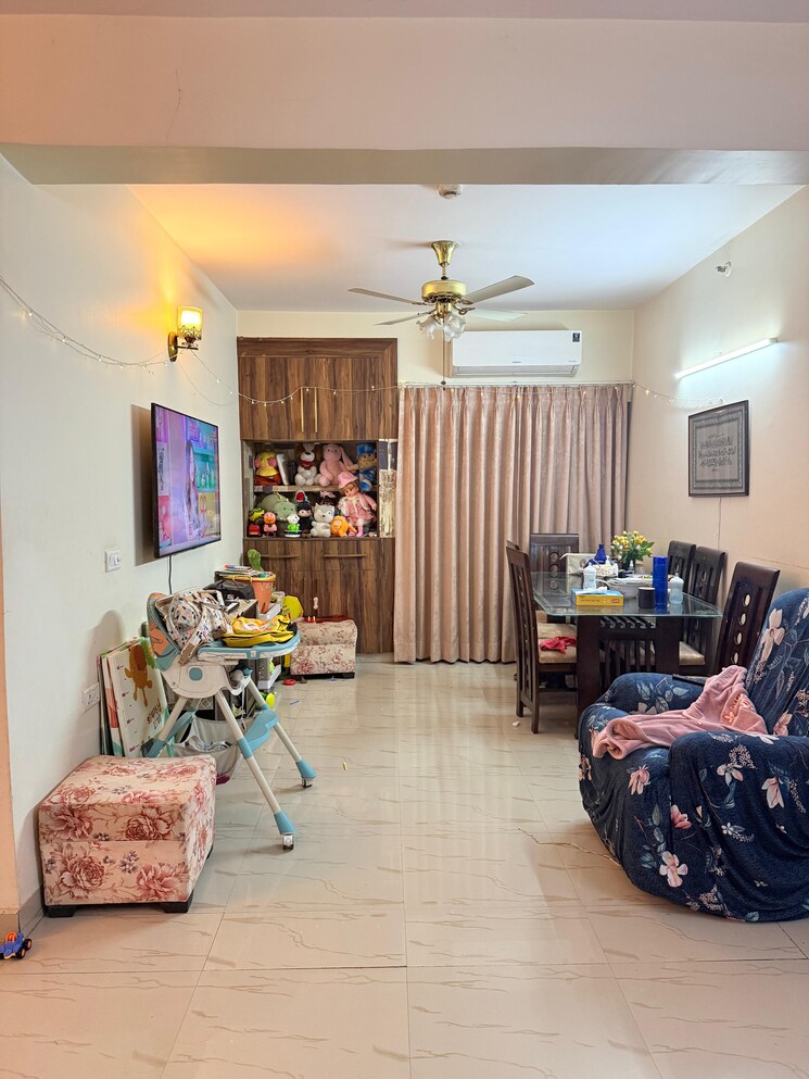 Living Room, nimbus-the-hyde-park 3 Bedroom 1320 Sq.Ft. Apartment In Sector 78 Noida 9283007