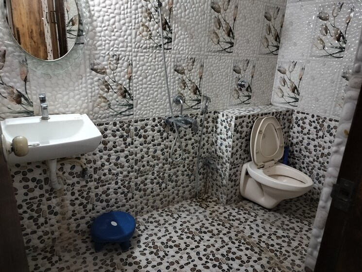 Bathroom, royal-imperio 3 Bedroom 1600 Sq.Ft. Apartment In Pimple Saudagar Pune 9283017