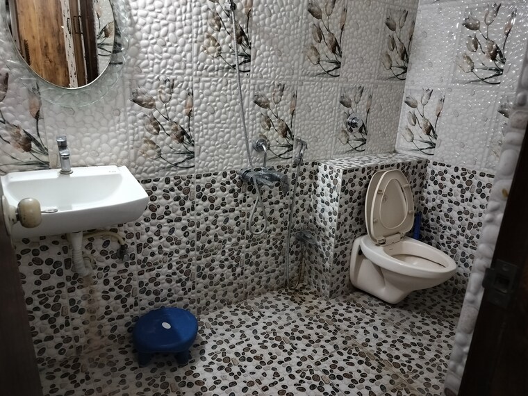 Bathroom, royal-imperio 3 Bedroom 1600 Sq.Ft. Apartment In Pimple Saudagar Pune 9283017