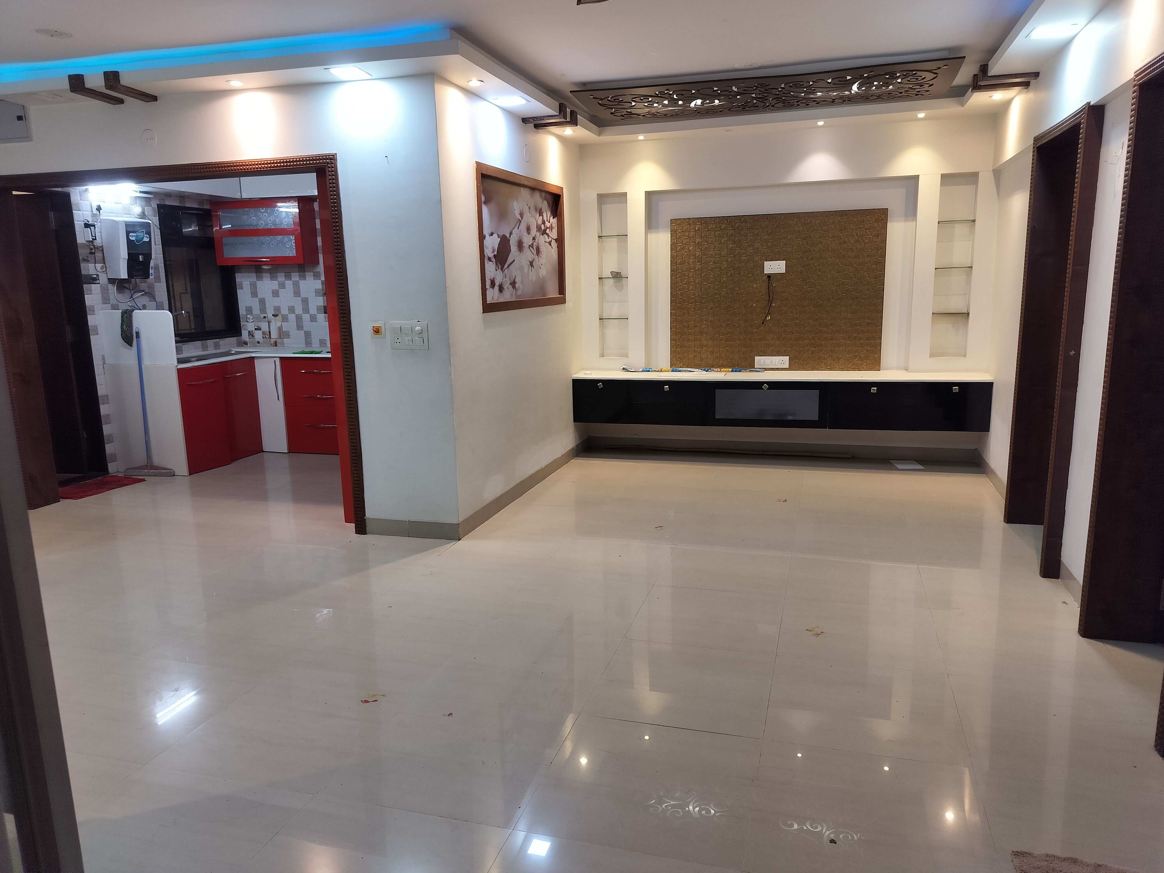 3 BHK 1600 Sq.Ft. Apartment in Royal Imperio