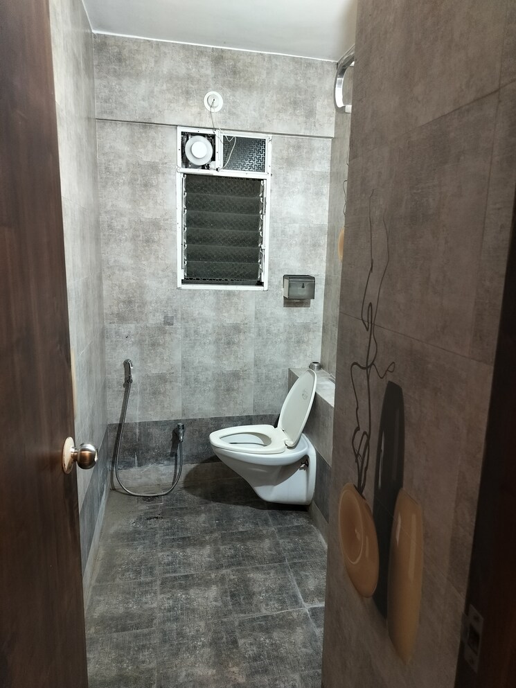 Bathroom, royal-imperio 3 Bedroom 1600 Sq.Ft. Apartment In Pimple Saudagar Pune 9283017