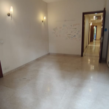 Room in 3.5 BHK Builder Floor at Vasant Vihar – for Rent