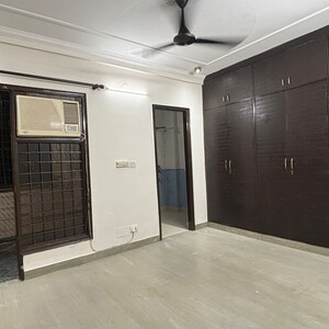 Room in 3 BHK Builder Floor at Malviya Nagar – for Rent