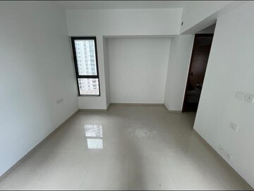 2 BHK Apartment For Sale in Kalpataru Immensa, Kolshet Road