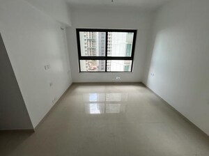 Room in 2 BHK Apartment at Kalpataru Immensa, Kolshet Road – for Sale