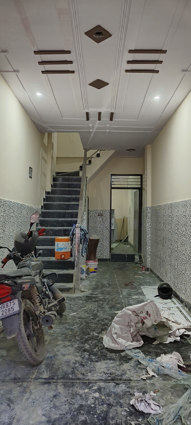 Gym, sector 48 3 Bedroom 50 Sq.Yd. Independent House In Sector 48 Gurgaon 9283062