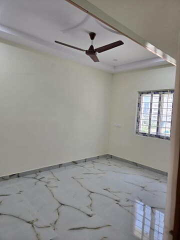 Room in 2 BHK Apartment at Ten Madhapur, Madhapur – for Rent