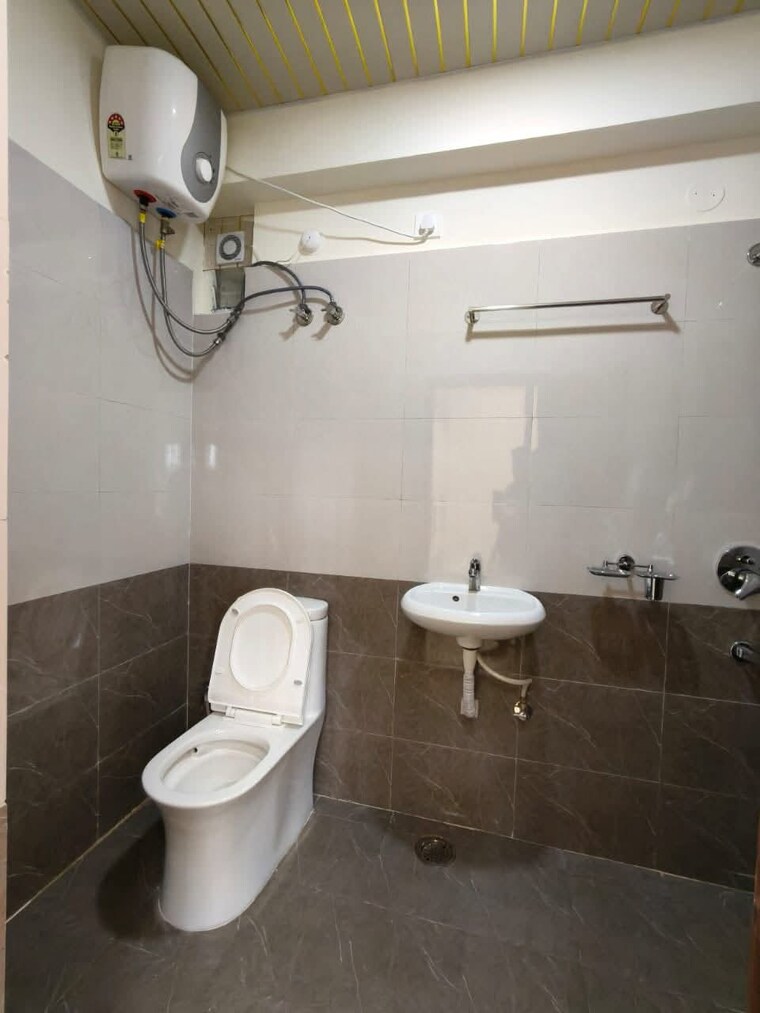 Bathroom, ten-madhapur 2 Bedroom 1310 Sq.Ft. Apartment In Madhapur Hyderabad 9283063