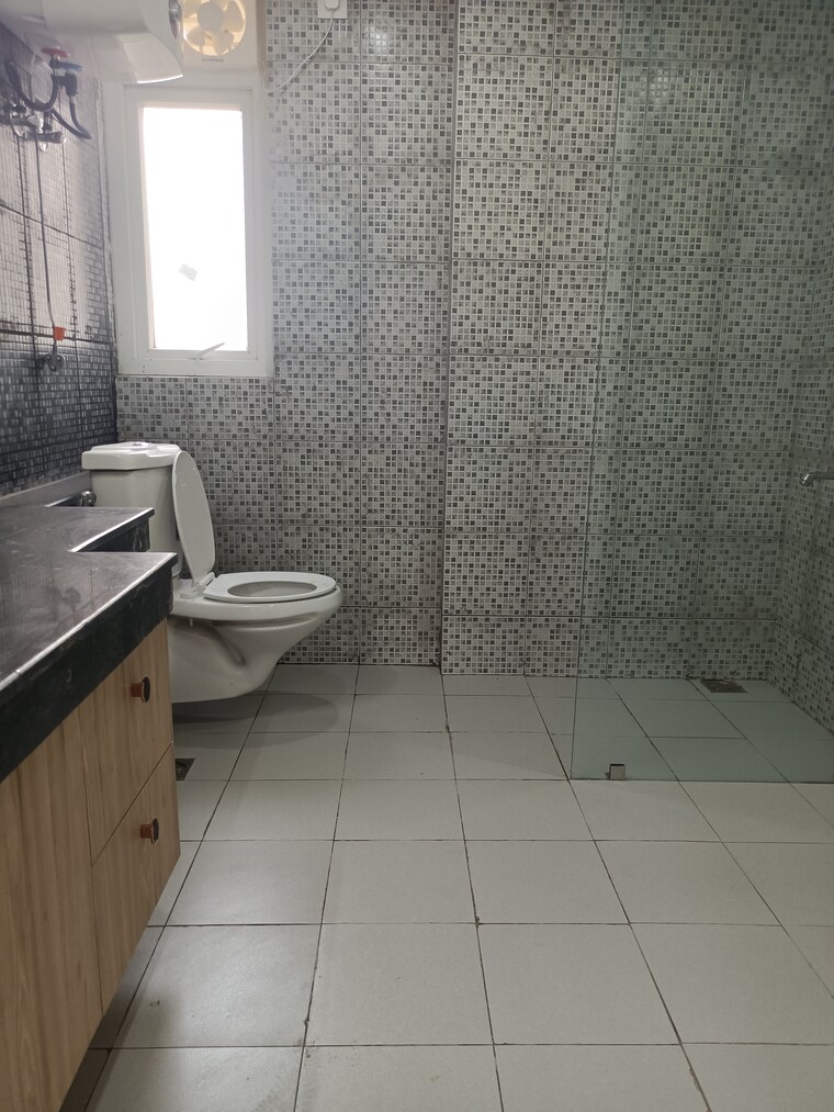 Bathroom, lotus-panache 4 Bedroom 2795 Sq.Ft. Apartment In Sector 110 Noida 9283074