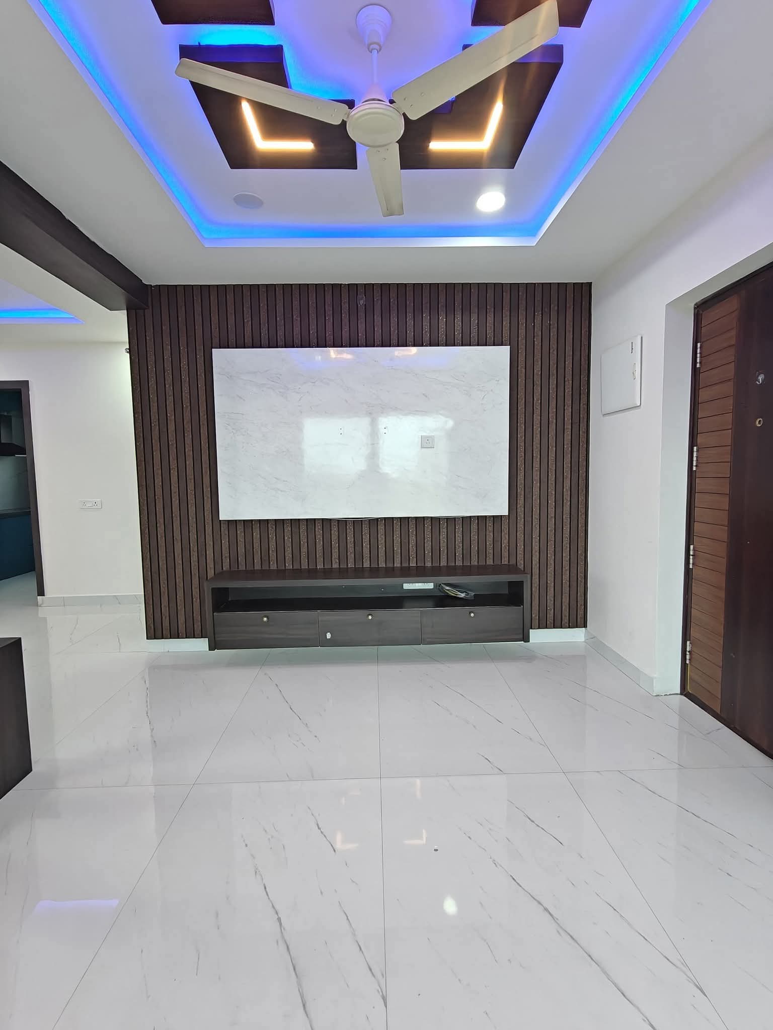 2 BHK Apartment For Rent in Lansum Madhava Towers