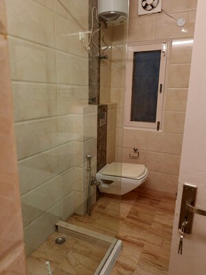 Attached Bathroom in 2 BHK Builder Floor at Golf Links – for Rent