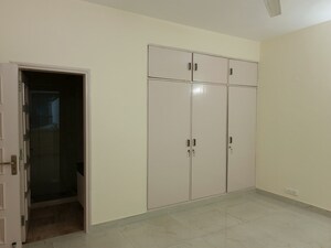 Room in 2 BHK Builder Floor at Golf Links – for Rent