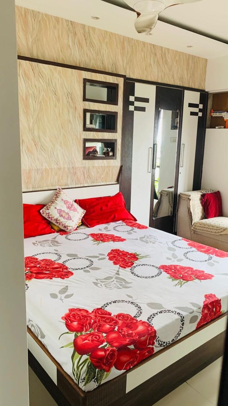 Bedroom, everest-world-morning-glory-chs-ltd 2.5 Bedroom 850 Sq.Ft. Apartment In Kolshet Road Thane 9283106