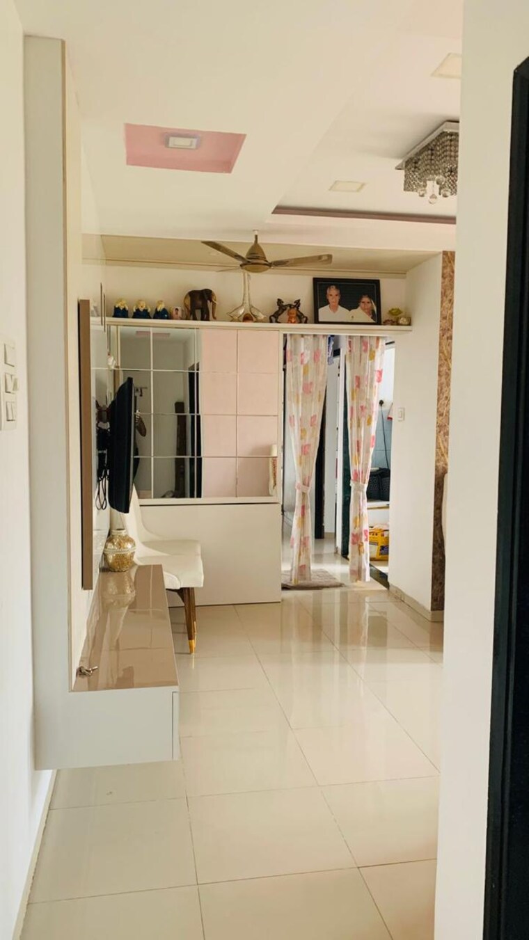 Living Room, everest-world-morning-glory-chs-ltd 2.5 Bedroom 850 Sq.Ft. Apartment In Kolshet Road Thane 9283106