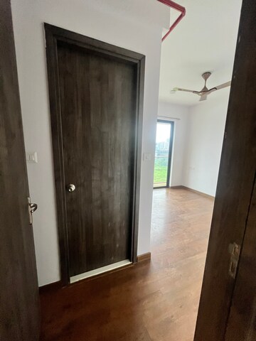 Room in 2 BHK Apartment at Risland The Icon, Yashaswi Nagar – for Rent