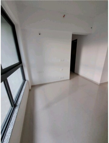 2 BHK Apartment For Sale in Kalpataru Immensa, Kolshet Road