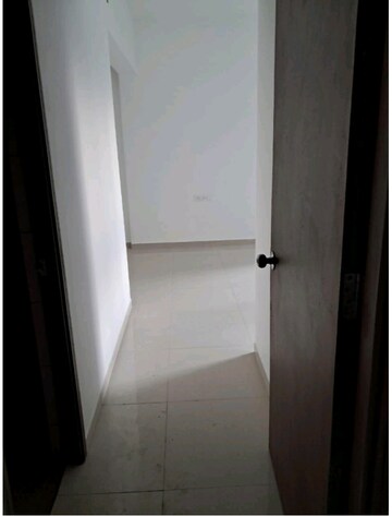Room in 2 BHK Apartment at Kalpataru Immensa, Kolshet Road – for Sale