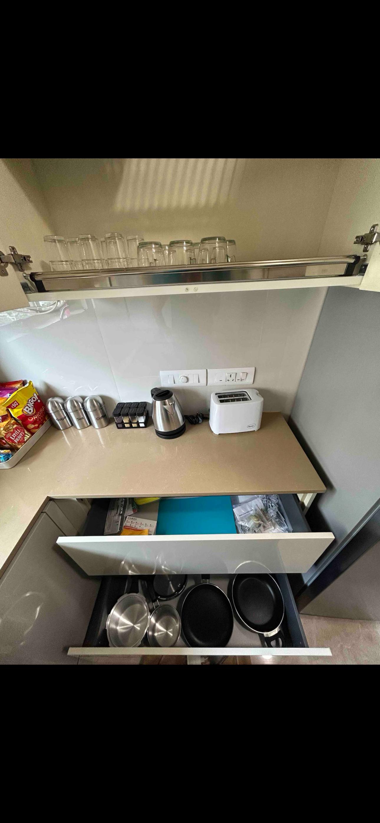 1 BHK Apartment For Rent in Hiranandani Regent Hill