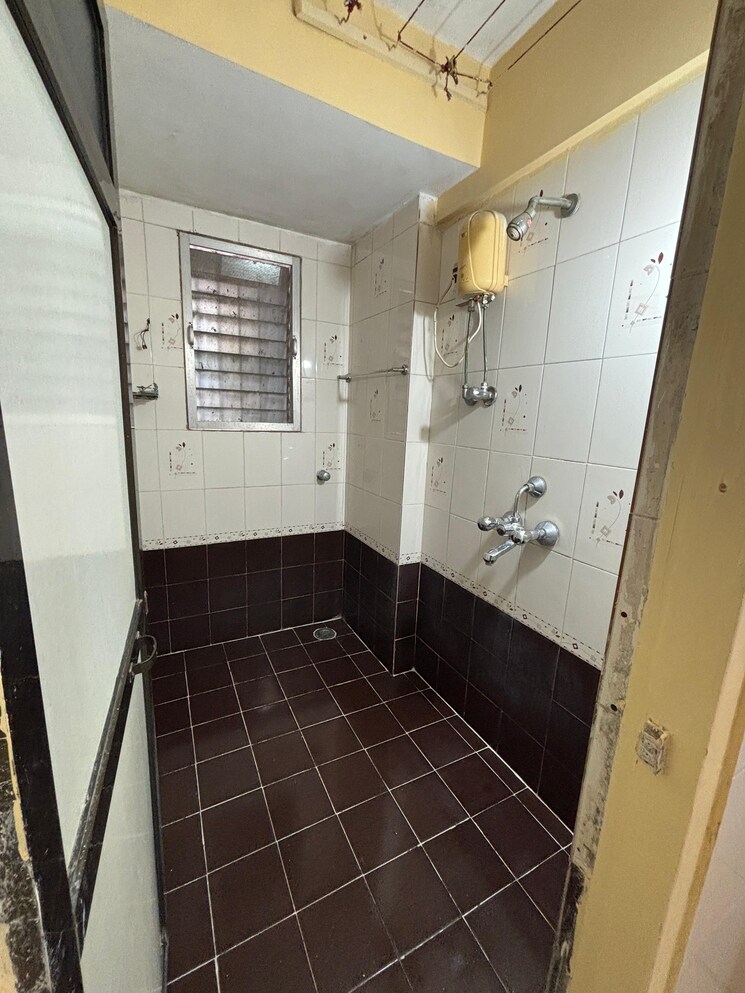 Bathroom, raj-tarang 1 RK 495 Sq.Ft. Apartment In Dahisar East Mumbai 9283284