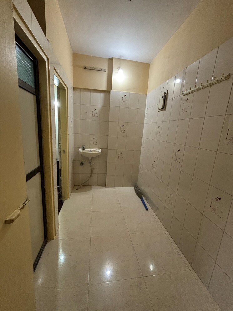 Attached Bathroom, raj-tarang 1 RK 495 Sq.Ft. Apartment In Dahisar East Mumbai 9283284