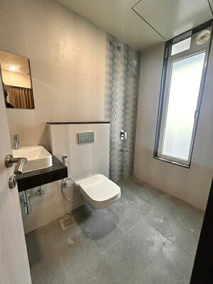 Attached Bathroom in 1.5 BHK Apartment at Sheth Avante, Kanjurmarg West – for Rent