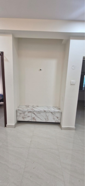 Room in 3 BHK Builder Floor at Kondapur – for Rent