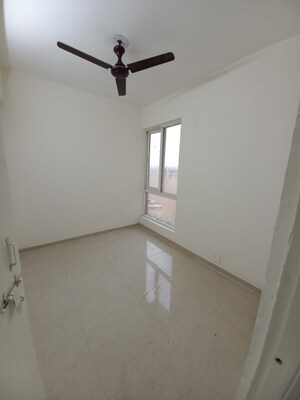 Room in 2 BHK Apartment at Signature The Millennia 2, Sector 37d – for Rent